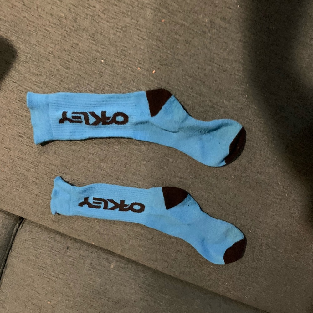 2 pairs of Oakley socks